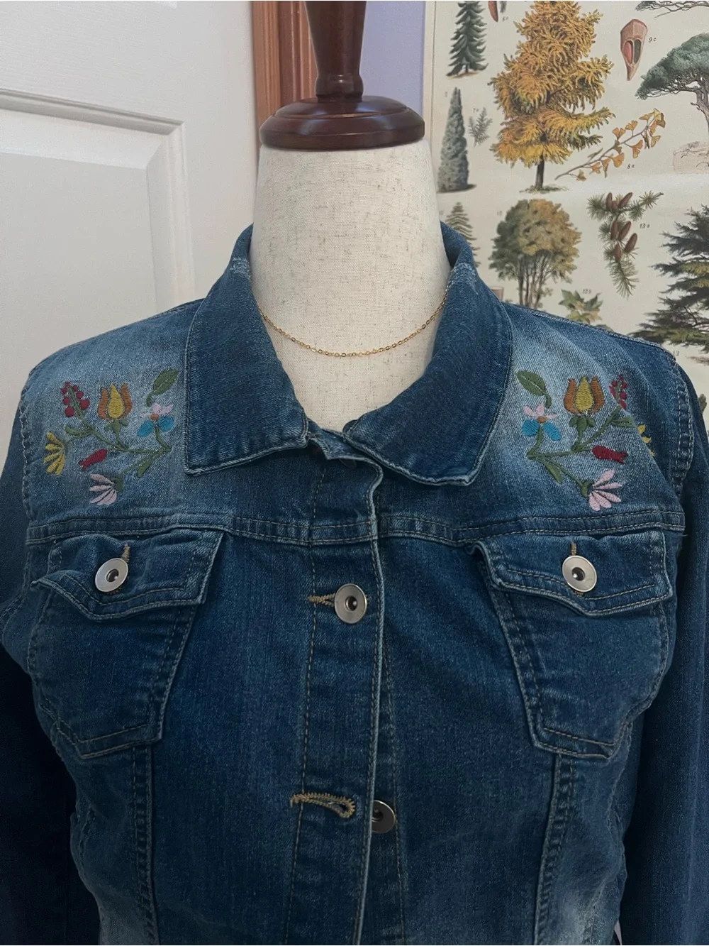 New Look Blue Embroidered Denim Jacket with Multicolor Floral Accents - Picture 2 of 4